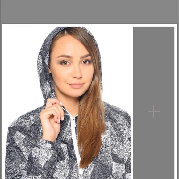 Nike NSW Pullover Lightweight Hoodie Jacket Size Women’s Medium Black/White - Picture 2 of 7